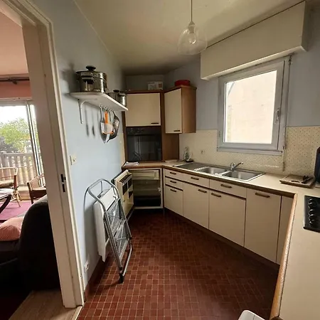 Spacieux Avec Balcon Et Parking - Proche Et Centre - Fr-1-712-84