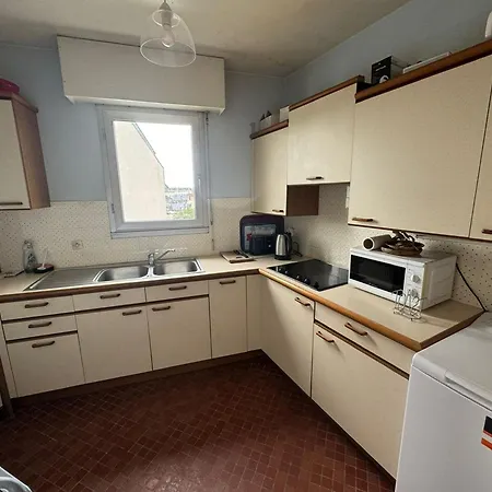 Spacieux Avec Balcon Et Parking - Proche Et Centre - Fr-1-712-84 Appartamento *